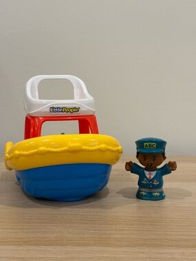 Fisher-Price Little People Ships Ahoy! Yacht and Coordinating Captain Figure